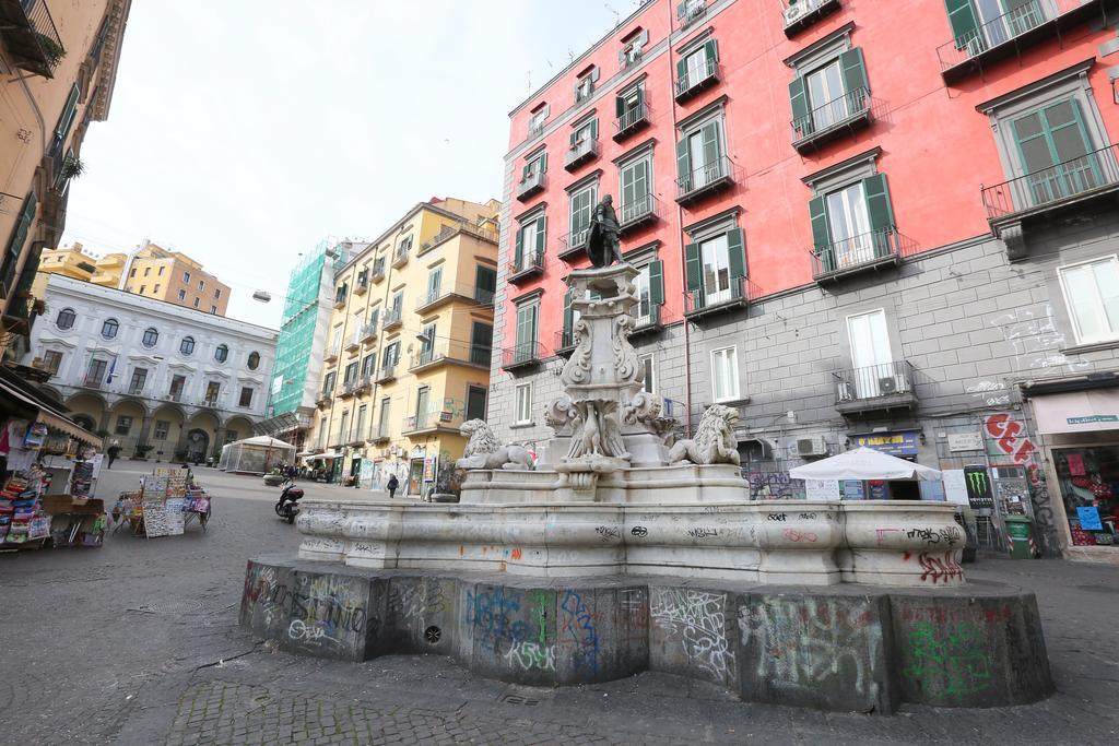 Casa Nel Cuore Di Napoli Apartamento Exterior foto